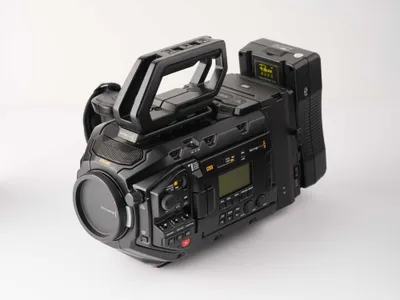 Blackmagic URSA Mini Pro 4.6K G2 Digital Cinema Camera 1