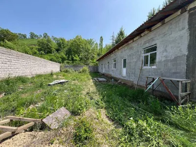 Дача в старом состоянии, сейчас требуется ремонт 1