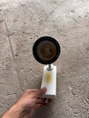 Продаётся LED-трековый светильник 1