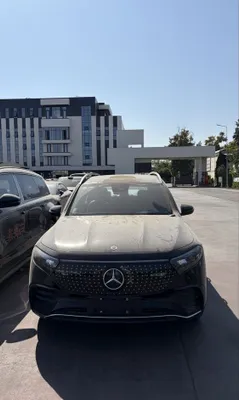 Mercedes-Benz EQB 2025 1