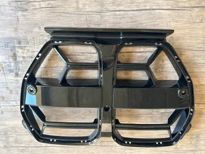 Решетка радиатора BMW I4 M3 M4 1