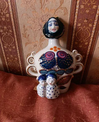 Фарфоровый штоф "нежность" 1