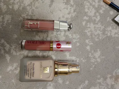 hourglass, Dior, Este Lauder, Clio, artists, Carla 1