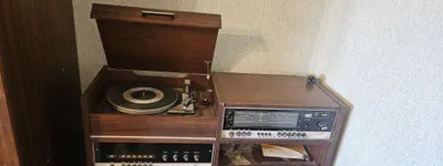 Oliy toifadagi sovet tranzistorli radiolasi Viktoriya-001 sotiladi 1