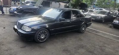 Mercedes Benz W 202 sotiladi 1995 yil mator 111 karo'pka mehanika.5tal 1