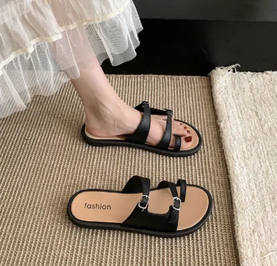 Ayollar uchun qora Fashion shippaklar 1