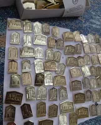 Продам значок бухара 1