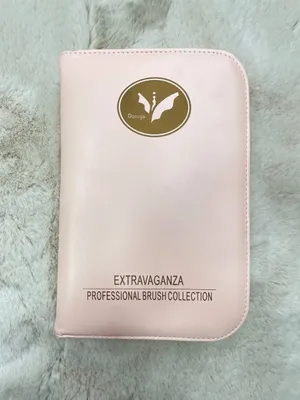 DAROGE Extravaganza Professional Brush Collection 1