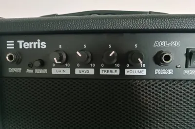 elektr gitara uchun 20 Vt kombik 1