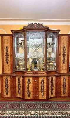 Продаётся сервант, состояние хорошее