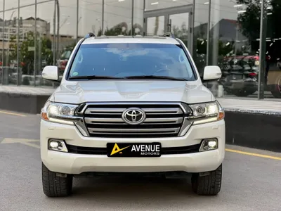 Toyota Land Cruiser 200 1