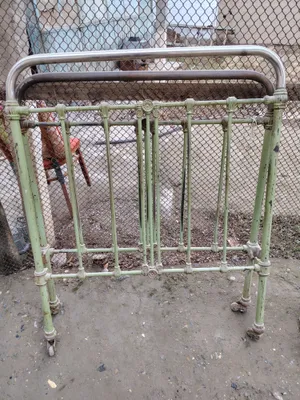продаю железную кровать 1