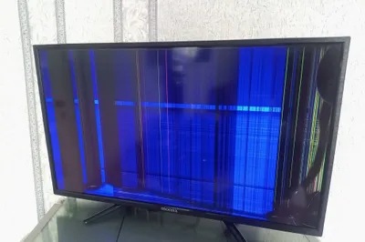 Televizor sotaman. Ekrani singan. 1