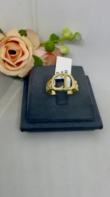 Christian Dior uzugi, 585 probasi, o‘lchami 18,5