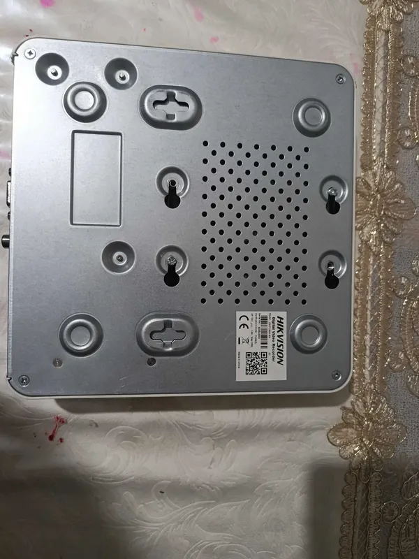 Обменяю нвр на hikvision ds-7604ni-k1/4p с доплатой 1
