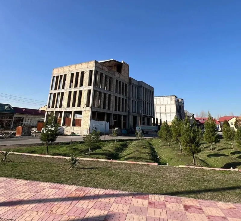 Срочно продается здание в Янгихайотском районе — фото 1
