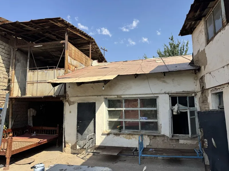 Uchastka sotiladi kadastr va hujjatlari tayyor. Manzil Qibray tumani 5