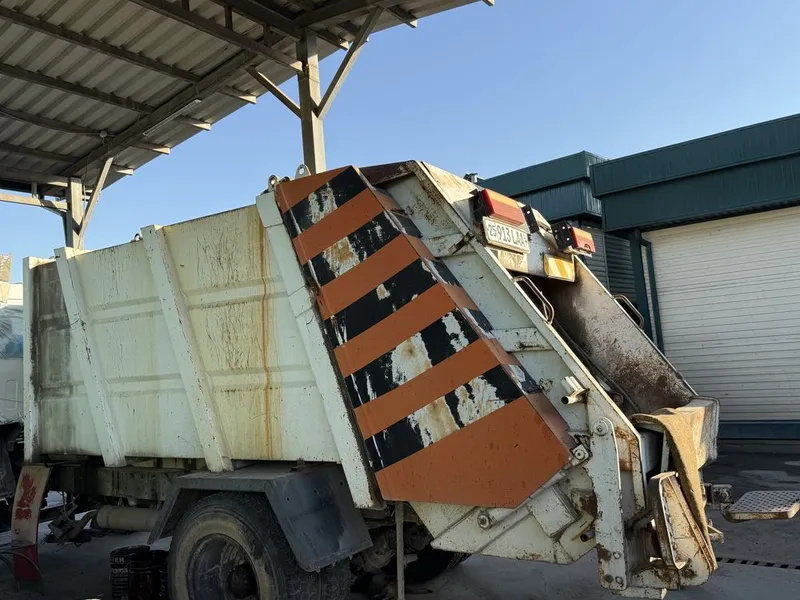 Продается задний пресс Isuzu 1