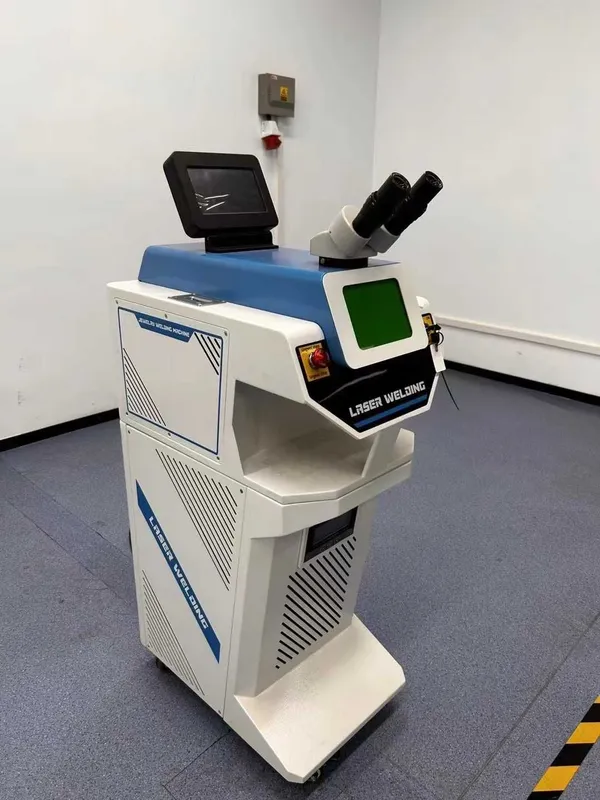 Лазерный сварочный аппарат 200W для ювелирных изделий (YAG Laser) — фото 2 Лазерный сварочный аппарат 200W для ювелирных изделий (YAG Laser) — фото 2