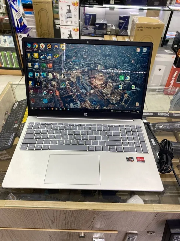 HP Ryzen 3 (7320U) – Tez, Yangi va Ishonchli! 8 ozu DDR5 512 ssd 15.6 — фото 2
