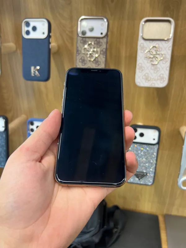 iPhone 11 Pro Gold 7 iPhone 11 Pro Gold 7