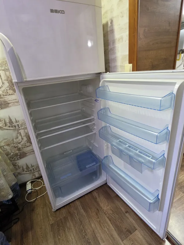 Двухкамерных холодильник BEKO 5