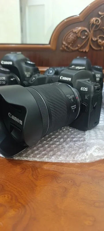 Canon EOS R+Canon lens RF 24-105mm F4-7.1 IS STM 7 Canon EOS R+Canon lens RF 24-105mm F4-7.1 IS STM 7