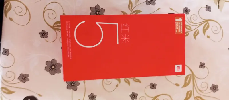 Redmi 5 xolati ekran alishgan kar-ka bor Redmi 5 xolati ekran alishgan kar-ka bor