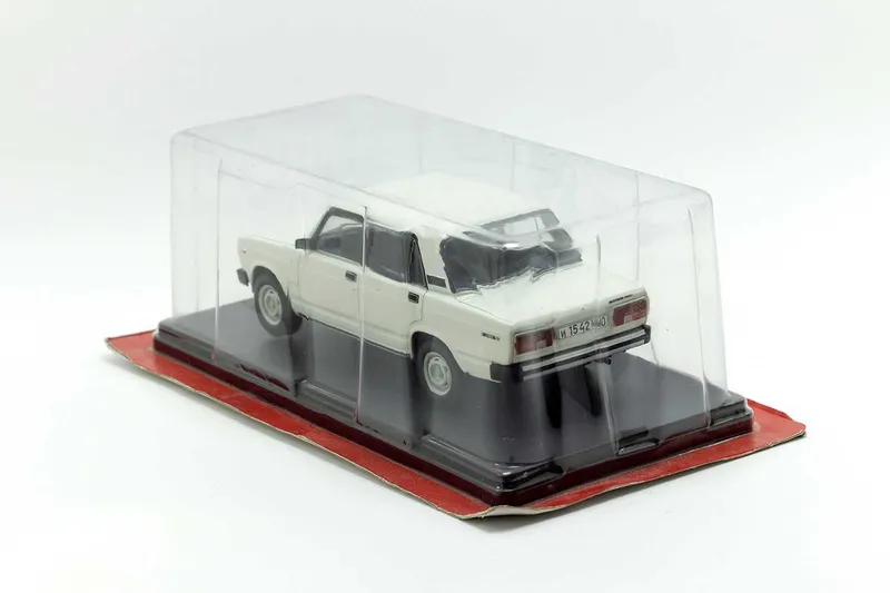 Игрушечная модель Жигулей ВАЗ-2105 и не только, масштаб 1:24 — фото 4