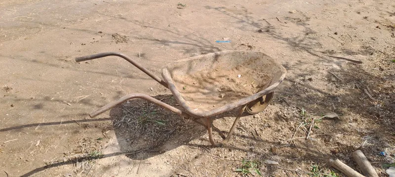 Tashka satiladi baxasi 2oo.min' kelisimli — фото 1