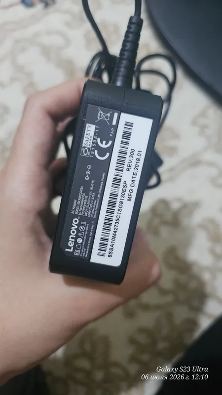 Оригинальная зарядка для компьютера Lenovo 2