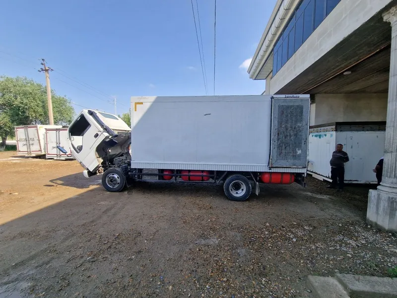 5 tonnalik isuzilarga xaladelnik kuzuflar sotiladi narxini kelishamiz 5