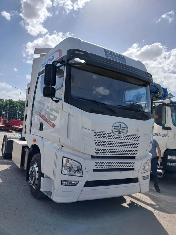 Седельный тягач FAW JH6 4x2 CNG (пневмоподвеске) 1 Седельный тягач FAW JH6 4x2 CNG (пневмоподвеске) 1