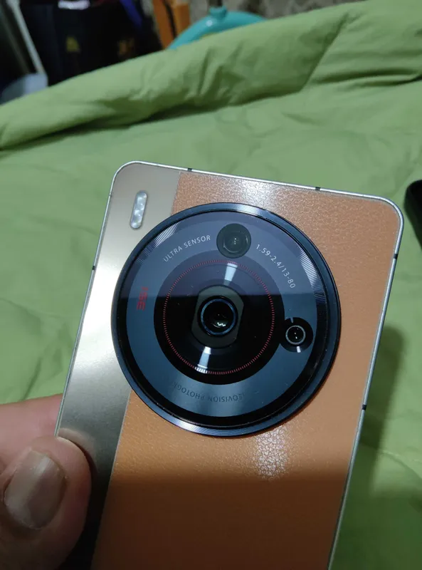 ZTE Nubia Z50S Pro 12gb/1tb — фото 2