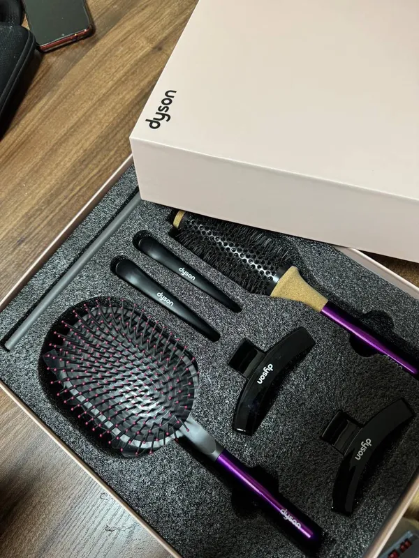 Soch parvarishi uchun aksessuarlar to‘plami Dyson Styling Gift Set. 2 Soch parvarishi uchun aksessuarlar to‘plami Dyson Styling Gift Set. 2