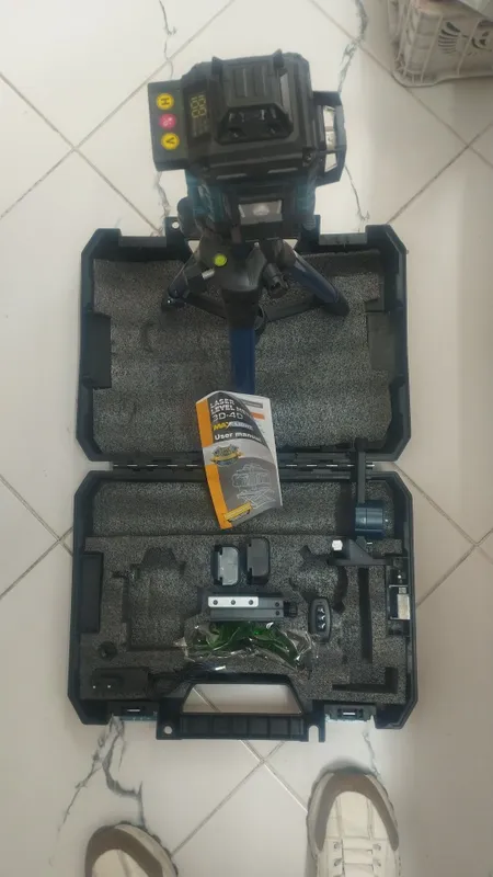Lazerni uriven komplekt