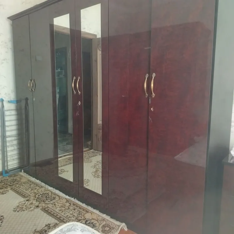 Продается спальний кровать, тумбочка, трюмо, шкаф сотилади 8 Продается спальний кровать, тумбочка, трюмо, шкаф сотилади 8