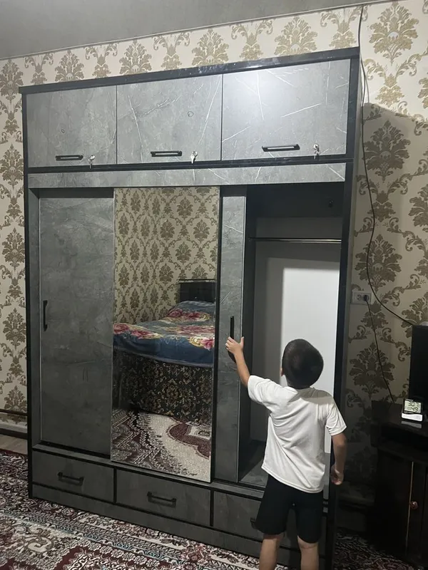 Продаётся шкаф-купе в Бухаре, состояние новое 1 Продаётся шкаф-купе в Бухаре, состояние новое 1