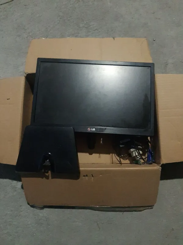LG LED MONITOR 19EN33 - 47CM [19]