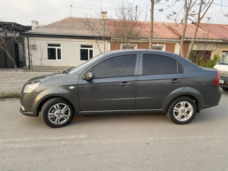 Nexia 3 mokriy asfalt holati zor holatda 1 dona kalinkada petno 4 Nexia 3 mokriy asfalt holati zor holatda 1 dona kalinkada petno 4