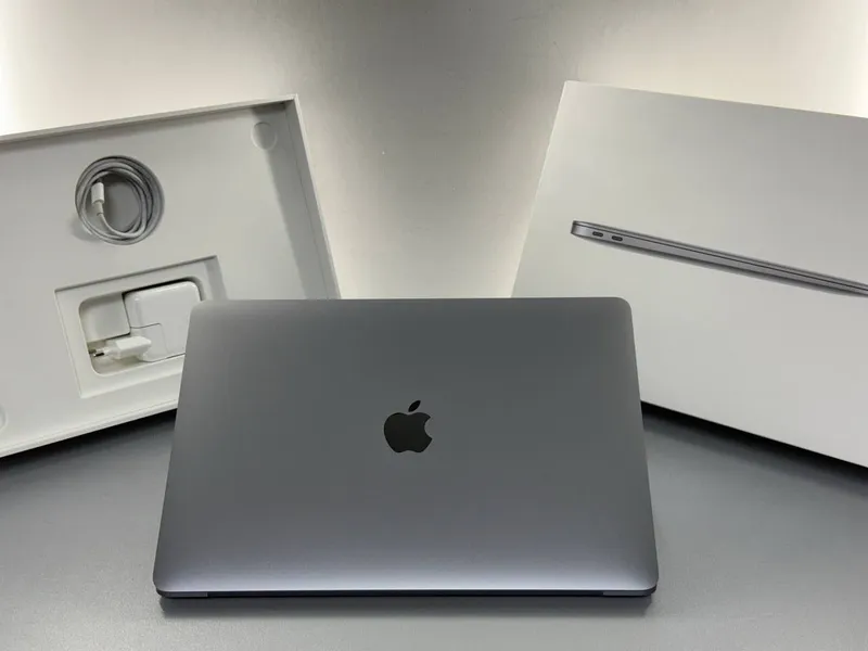 MacBook Air M1 8/256  Full box Sotiladi — фото 2
