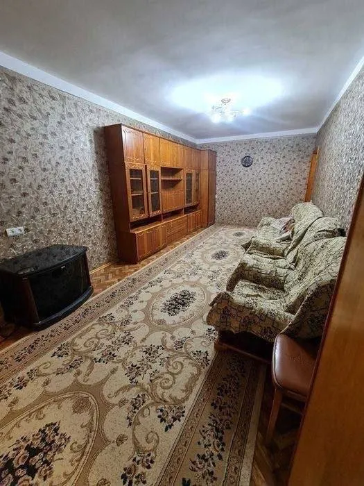 Максим Горький 3/3/4 70м2v vМетро БИЙ Кирпичный дом — фото 1