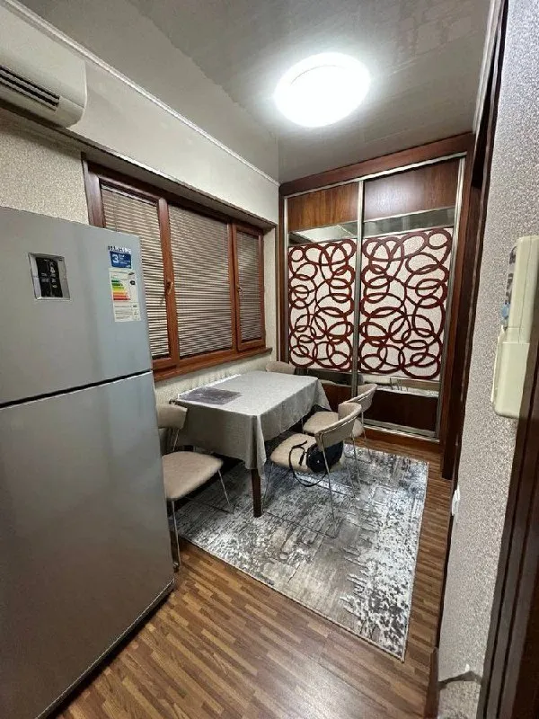 Mirobod tumanida 57 m² li 2 xonali kvartira sotiladi 4