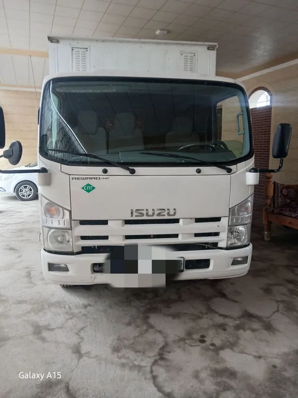 Isuzu sotiladi. CNG xolati zo‘r. Terilgan