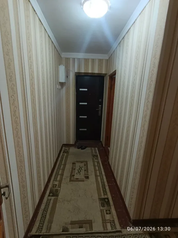 2 xona 2 etaj kvartira sotiladi. Manzil 13-maktab 2