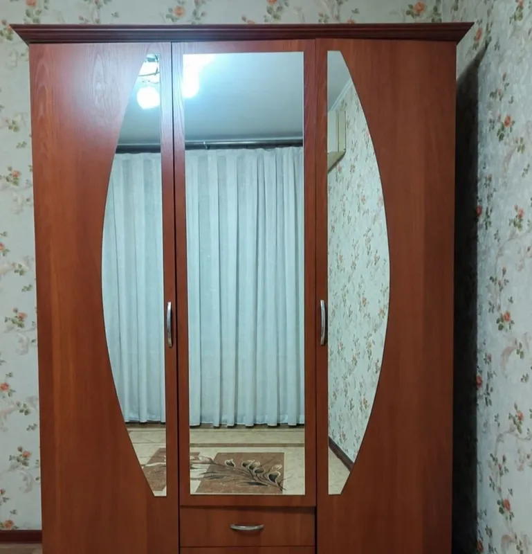 Продаётся шкаф. Автосалон «Алгоритм 31» 1 Продаётся шкаф. Автосалон «Алгоритм 31» 1
