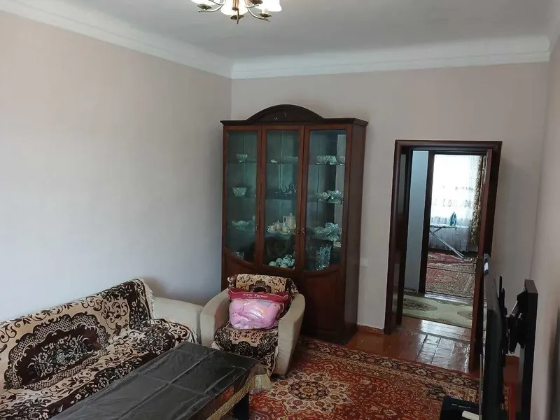 Сдаётся в аренду 3-х комнатная квартира, 2-й этаж, в центре, ул Навоий
