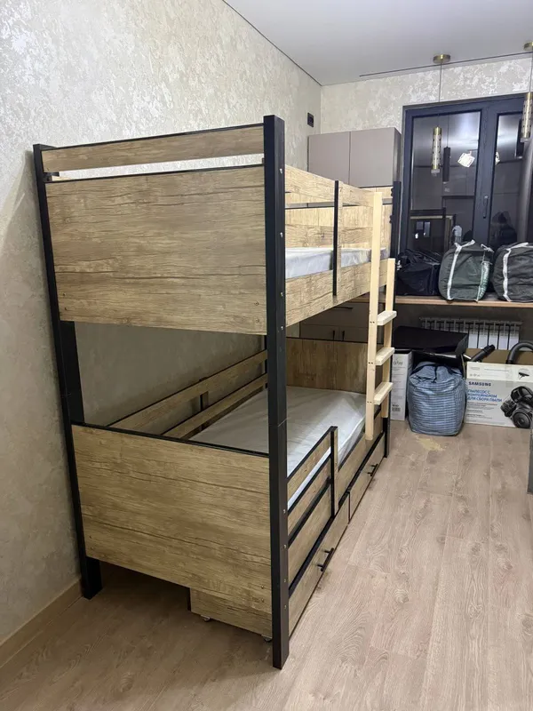 Двухэтажная кровать