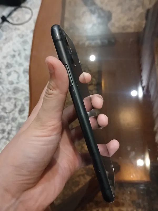 iPhone 11 64gb sotiladi srochna 4 iPhone 11 64gb sotiladi srochna 4