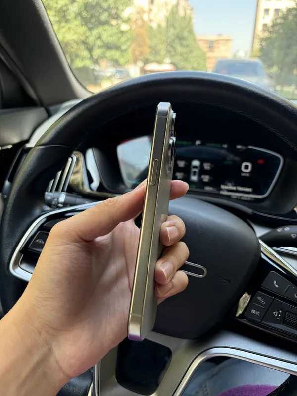Iphone 15 Pro MAX 3